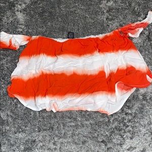 Off the shoulder crop